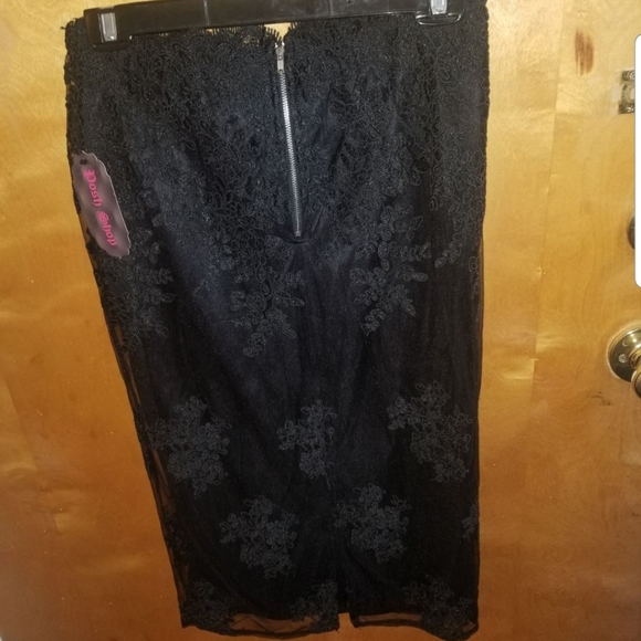 Black lace two piece set - Picture 7 of 7